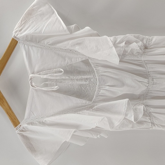 Old Navy Waist Defined Flutter Sleeve Tie Back Mini Dress Size Medium Eyelet - Picture 8 of 10